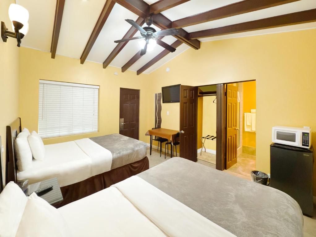 El Patio Inn - Near Universal Studios Hollywood, Los Angeles