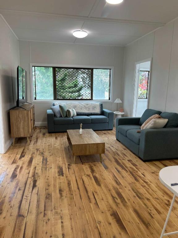 Coastal Echo - Oceanstays - Pet Friendly, Yamba
