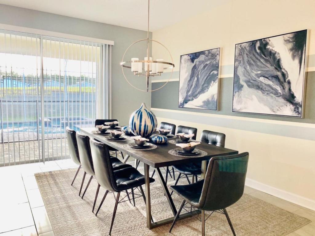 Pet Friendly Escape Pool Spa Minutes from Disney 185, Kissimmee