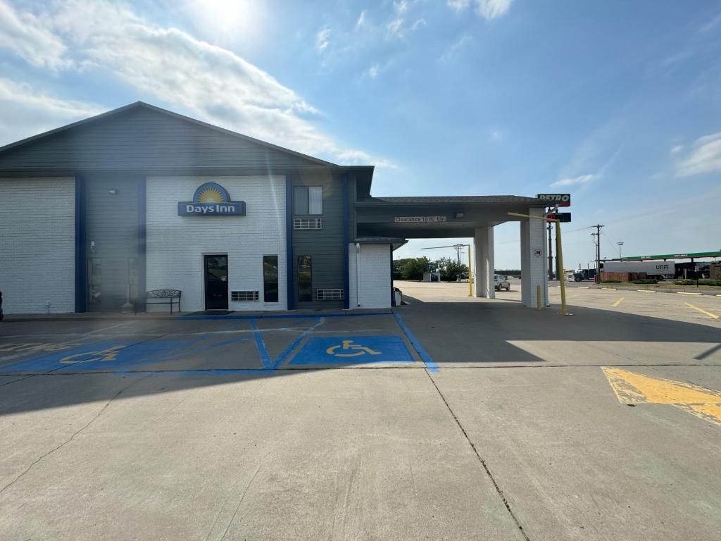 Days Inn by Wyndham Salina I-70, Salina