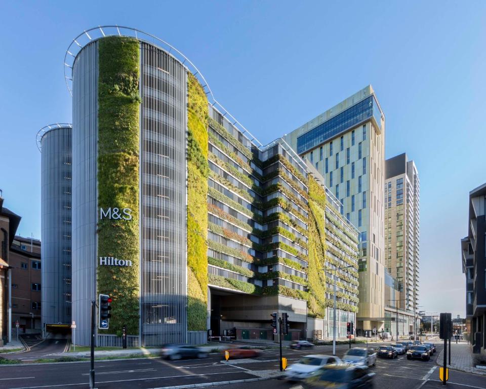 Hilton Woking, Woking