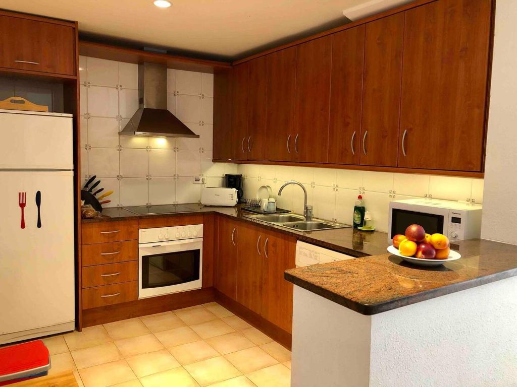 Nice house and pool by the golf course and close to the sea! - 4