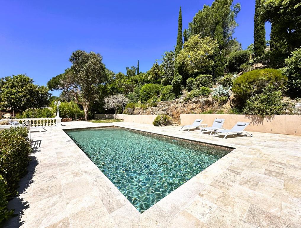 Villa Blanche pour 8 personnes avec piscine privée à La Londes-Les-Maures - 2