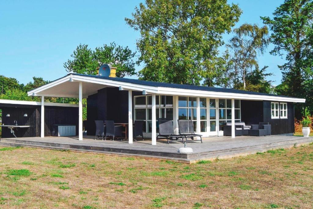 Awesome Home In Rudkøbing With 3 Bedrooms, Spodsbjerg