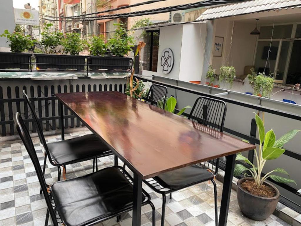 ACORN HOTEL ACORN HOTEL