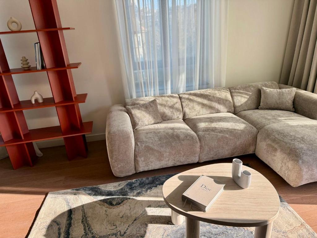 Aglaya London-Lux 2 Bedroom Apartment - 3