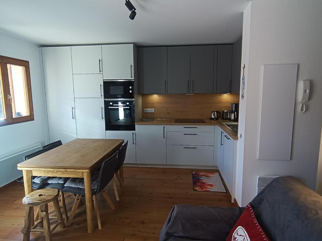 Studio rénové avec terrasse, jardin et parking à Montgenèvre - 4 pers. - FR-1-445-204 - 1