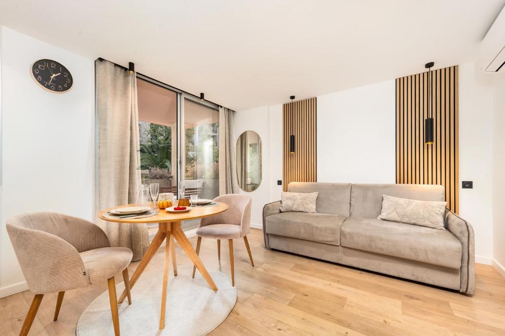 PLAGE - Somptueux Studio - 50 m bord de mer- Proche Monaco, Roquebrune-Cap-Martin