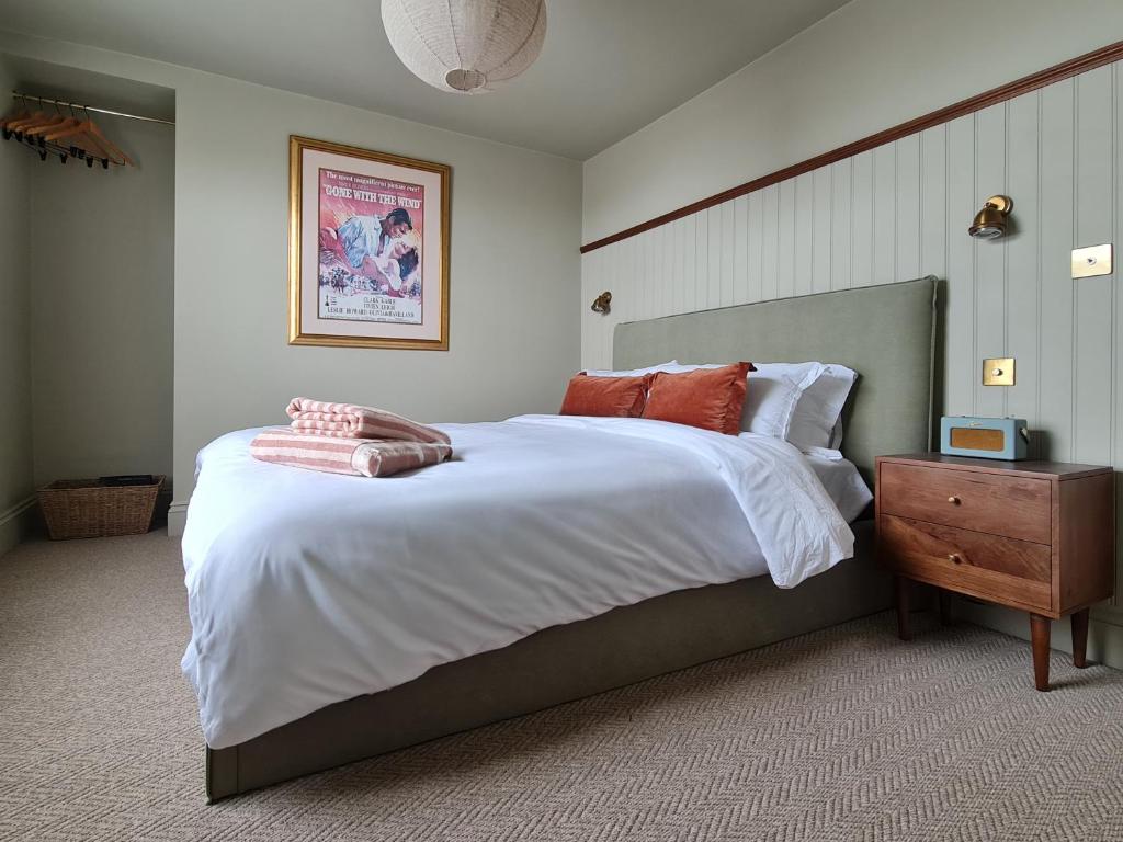 Trinity Square Loft + sea views, Kent