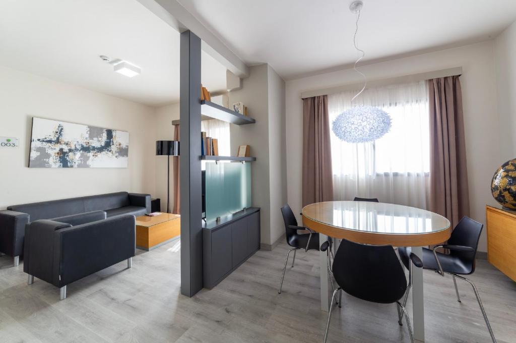 Hotel Oasis Plaza — Hotel rooms in Benidorm, Valencian Community