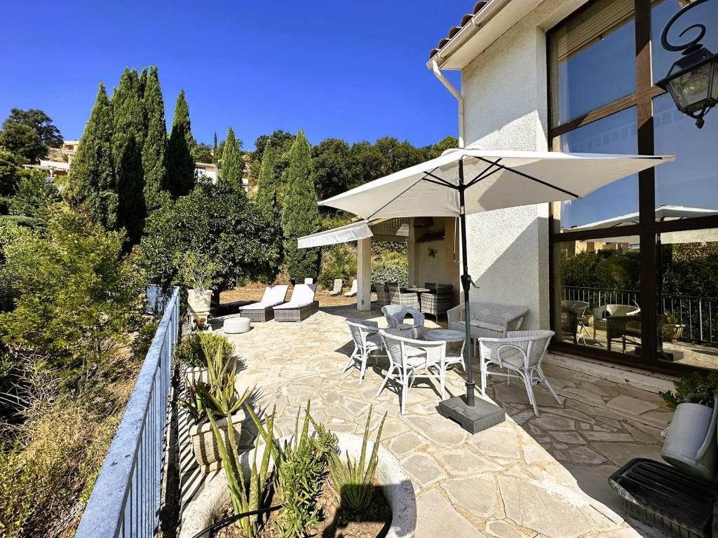 Le Langoustier pour 6 personnes avec piscine à La Londe-Les-Maures - 2