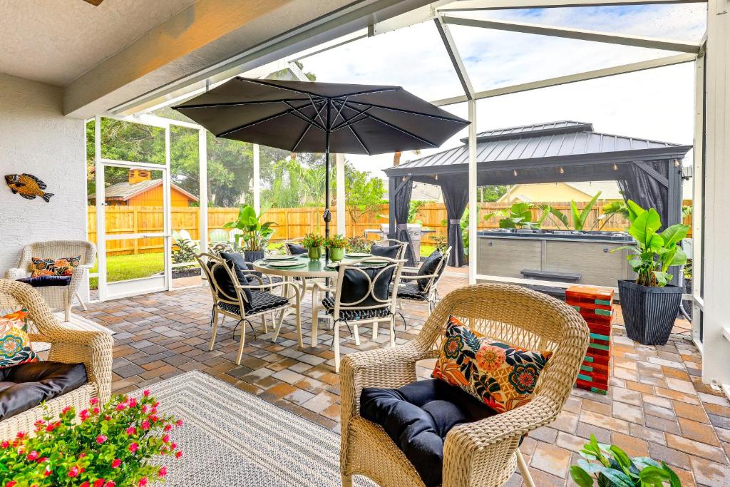 Stylish Port St Lucie Home with Hot Tub and Game Room!, Walton