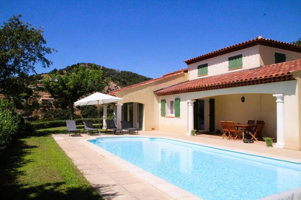 Villa Verde climatisée pour 10 personnes avec piscine chauffée et vue mer à La Londe les Maures - 1