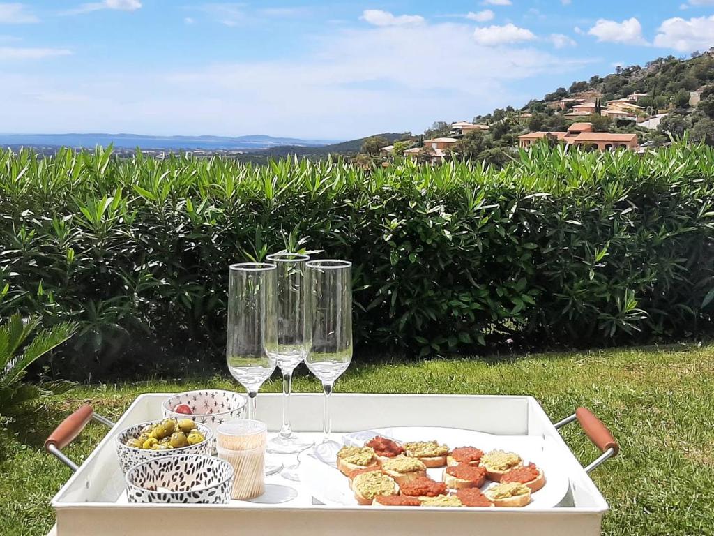 Villa Verde climatisée pour 10 personnes avec piscine chauffée et vue mer à La Londe les Maures - 2