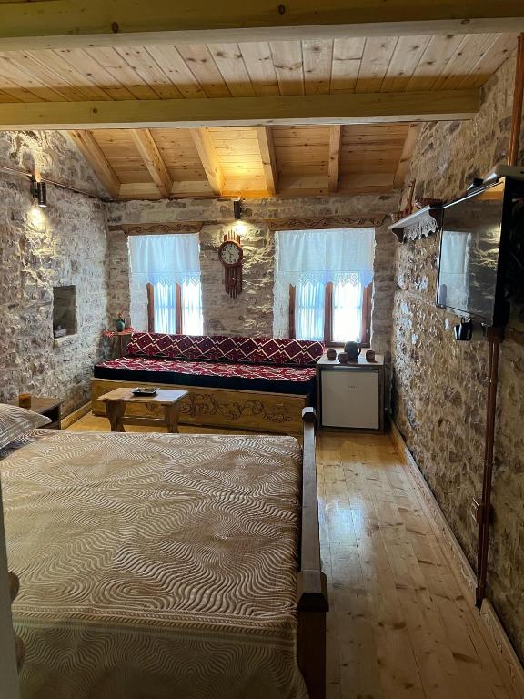 Old Room Bazaar, Gjirokastër