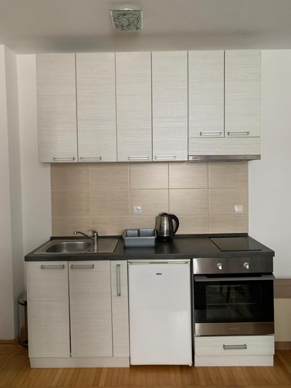 Apartman 34, Kraljevi čardaci - 4