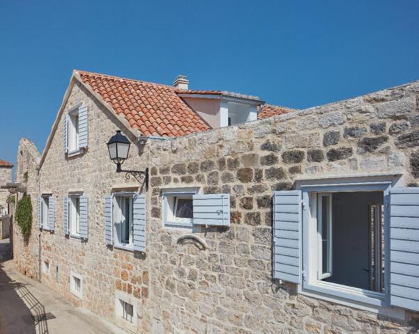 Orange Tree House, Vis