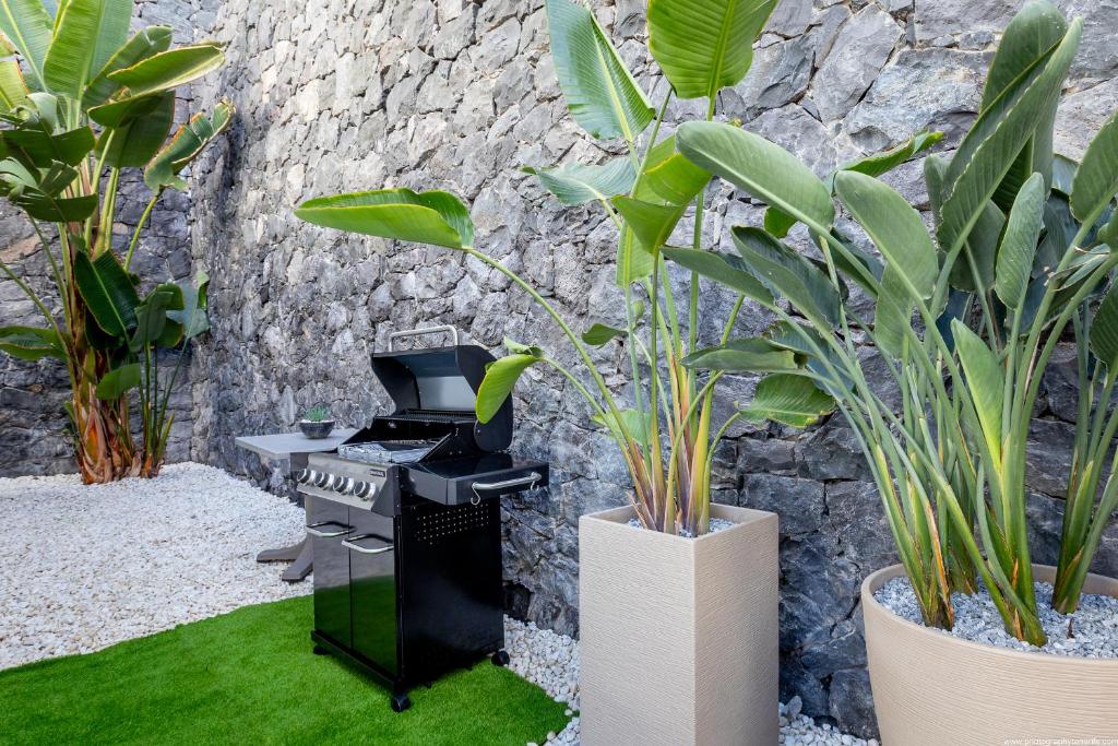 Villa Eva - amazing heated pool, chill out and BBQ - 3