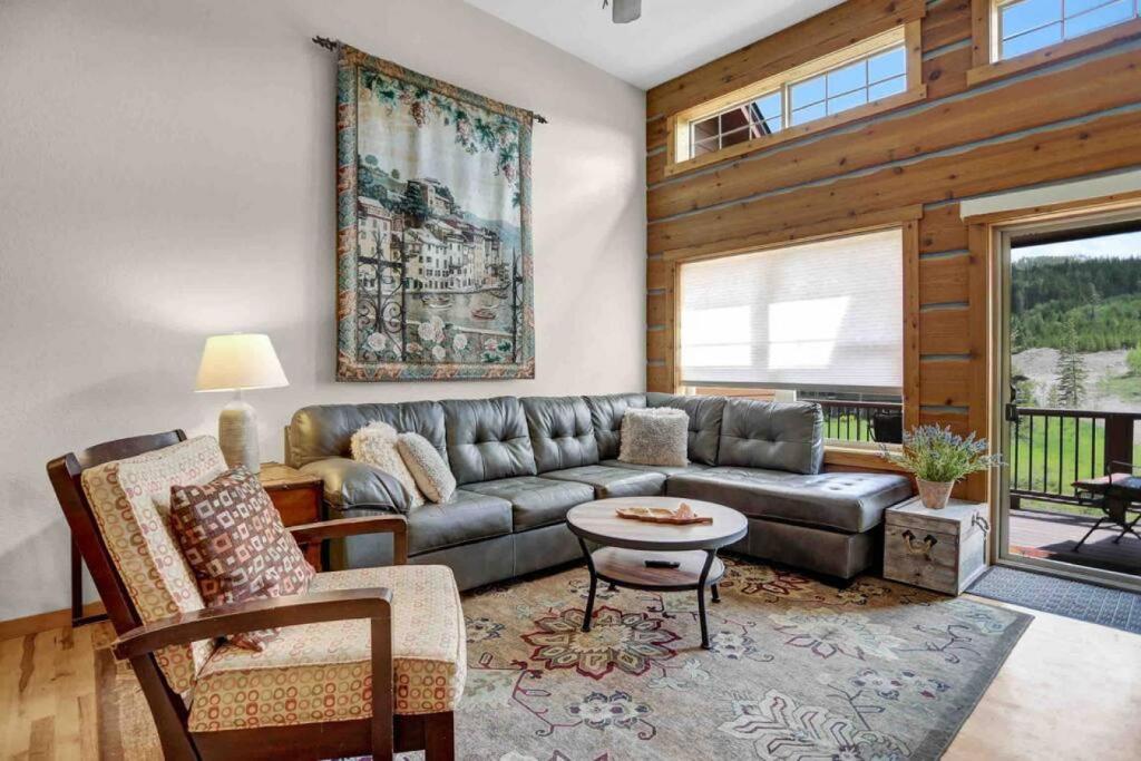 Majestic Views - Steps to the Trails!, Fraser