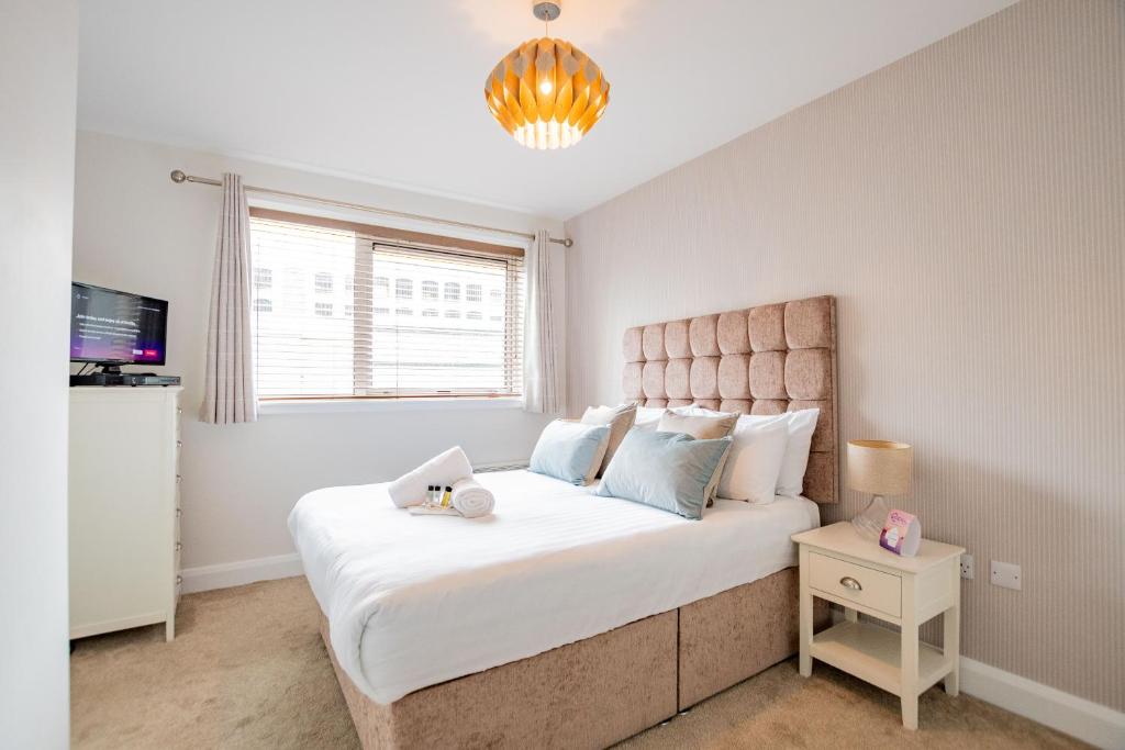 Luxury Apt with Parking, Galway