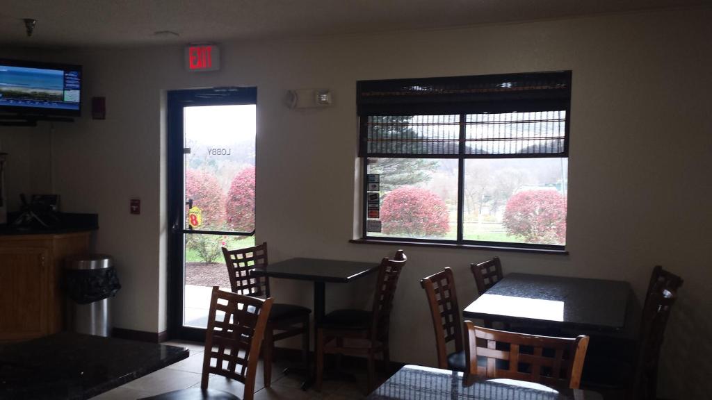 Super 8 By Wyndham Abingdon Va photo