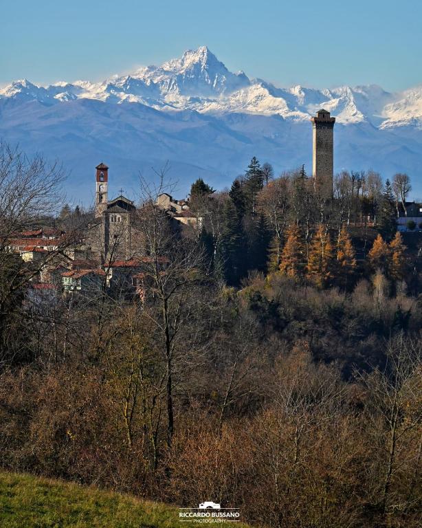 CASCINA BINELLO appartamenti A & B, Belvedere Langhe