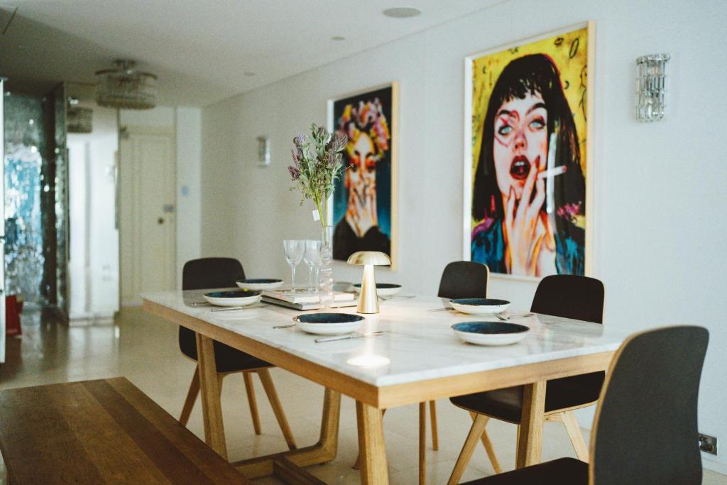 Stylish 2 Bedroom Apt free P at Darlinghutst, Sydney