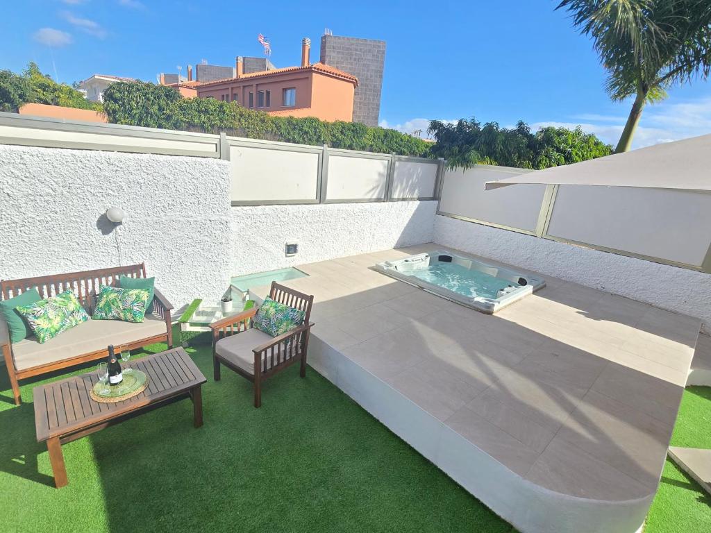 Oasis House - 3