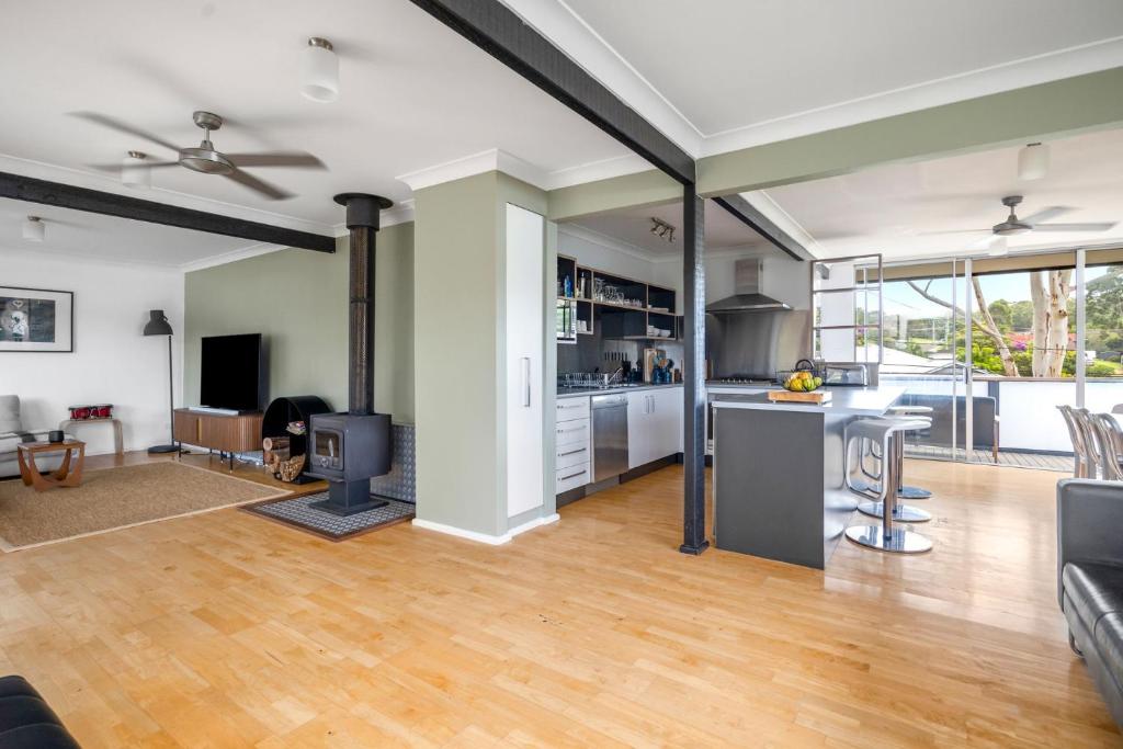 Lightly Salted, Mollymook