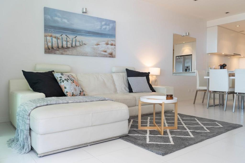 Luxury beachfront apartment at The Breeze - Free Wifi 전경