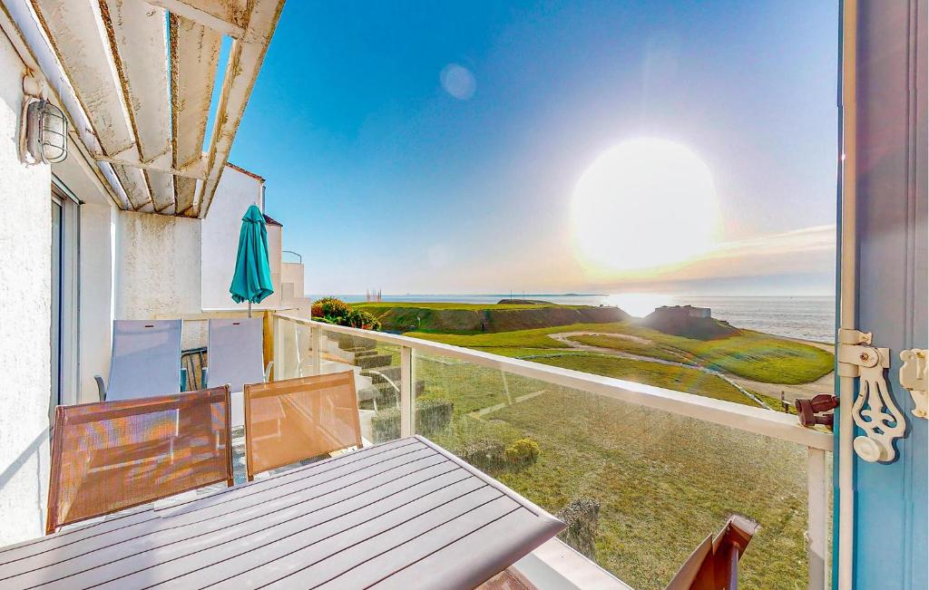 Gorgeous Apartment In Royan With House Sea View - 1