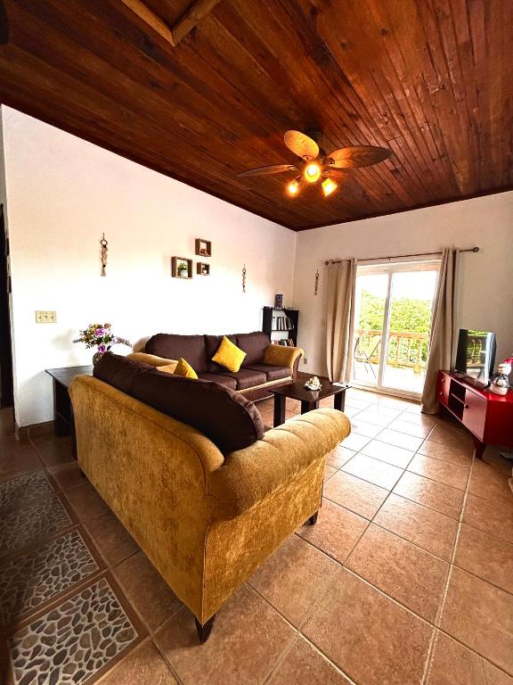 Sunset Views Apartment, West End, West End