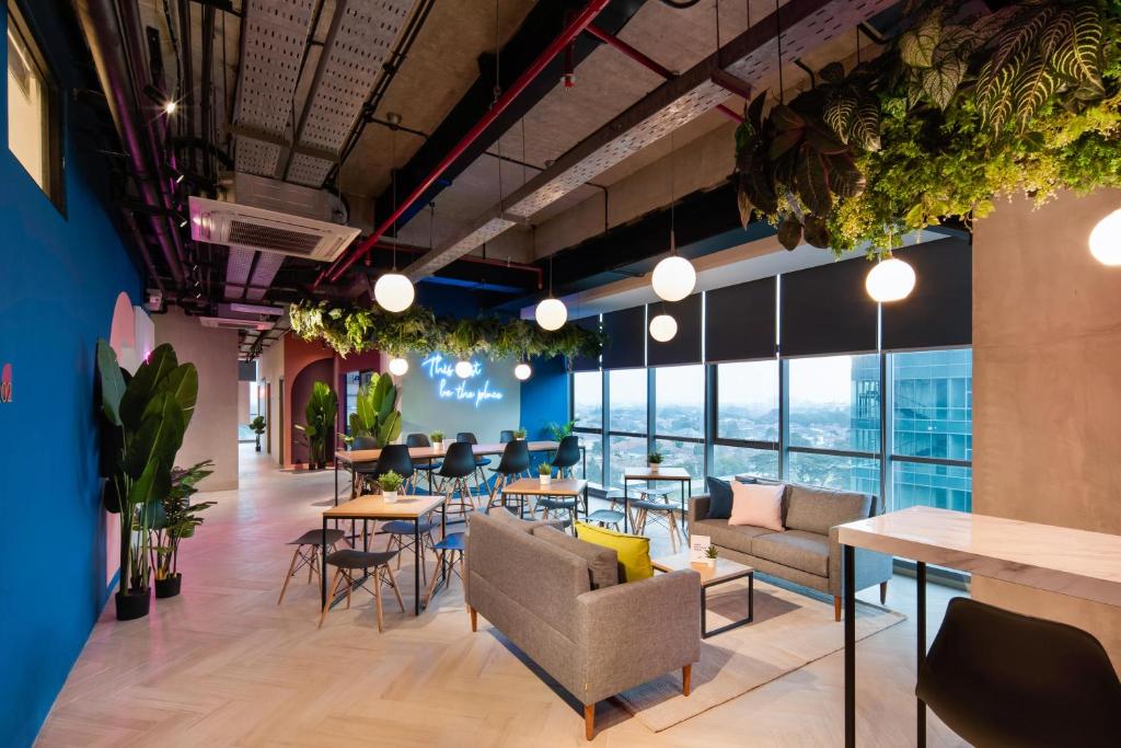 Cove Hillcrest, Buaran