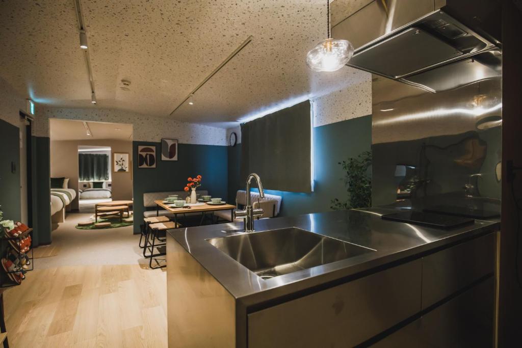 R Residence 天下茶屋 IV