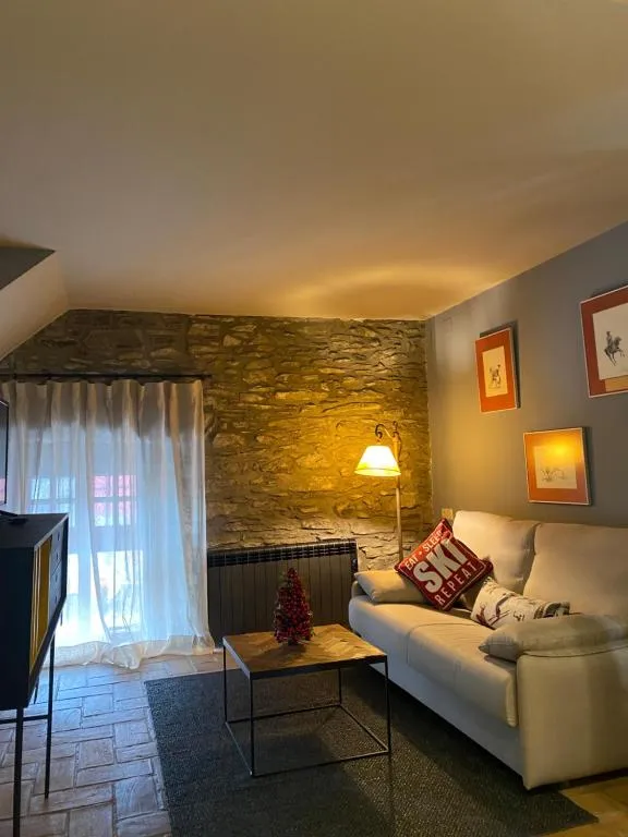 Apartament a Ger，位于Ger的酒店