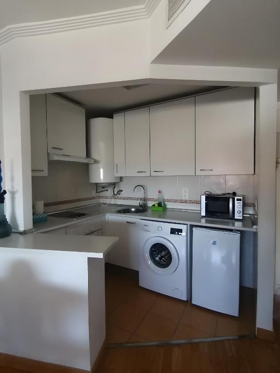 Cálido apartamento con PISCINA y garaje - 2