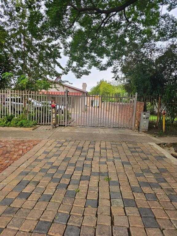 LPM Guests R, Pretoria