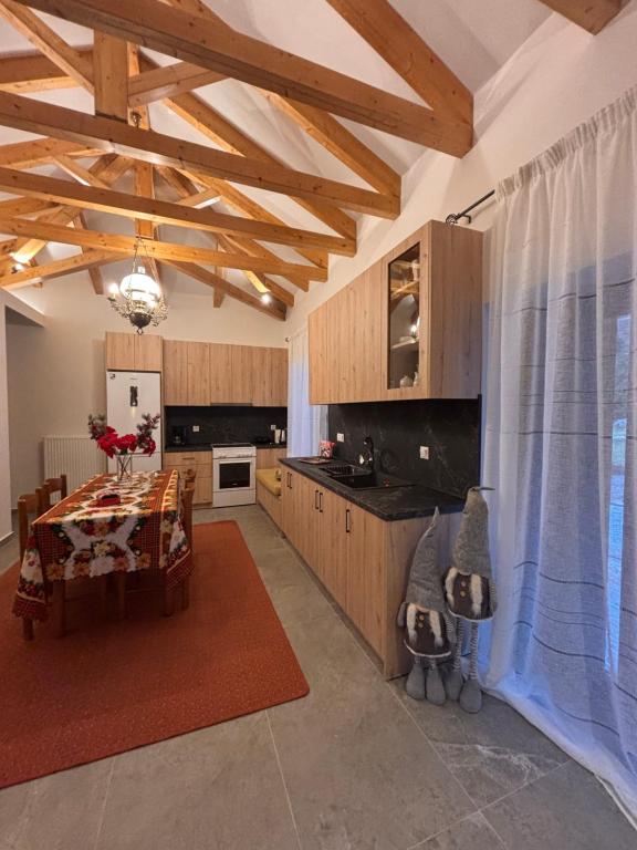 Mountain nest B, Elati Trikala