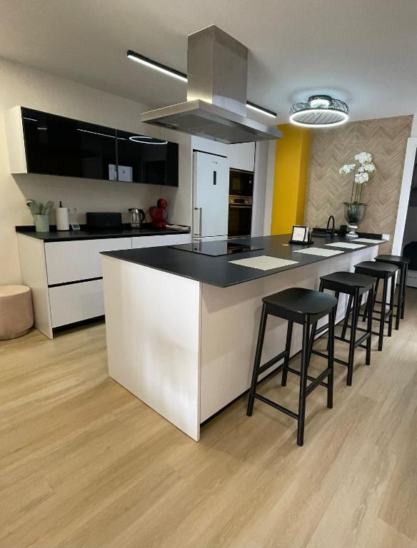 Apartamento moderno para 5 con Parking y balcón en Cartagena centro - 2