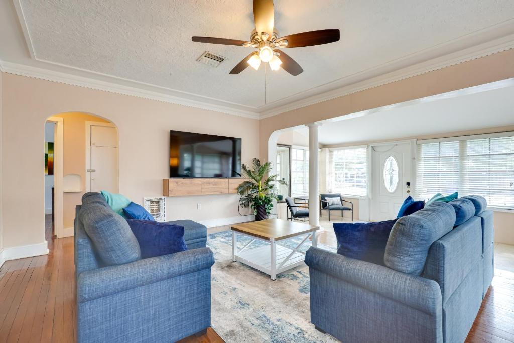 House with Shared Pool Access 4 Mi to Beaches!, Fort Lauderdale