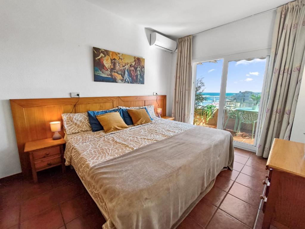 Vitvi Fuengirola -- Ronda3-Planta 16-King Size Bed - 2