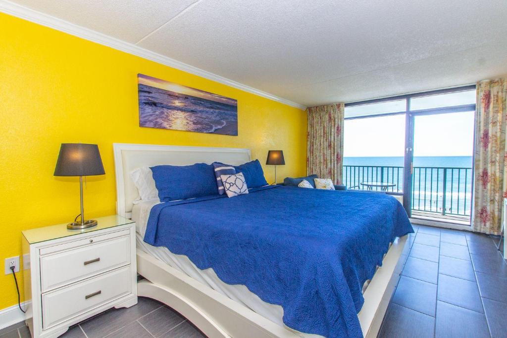 Oceanfront Studio-Modern & Fun-Sand Dunes 2740, Myrtle Beach