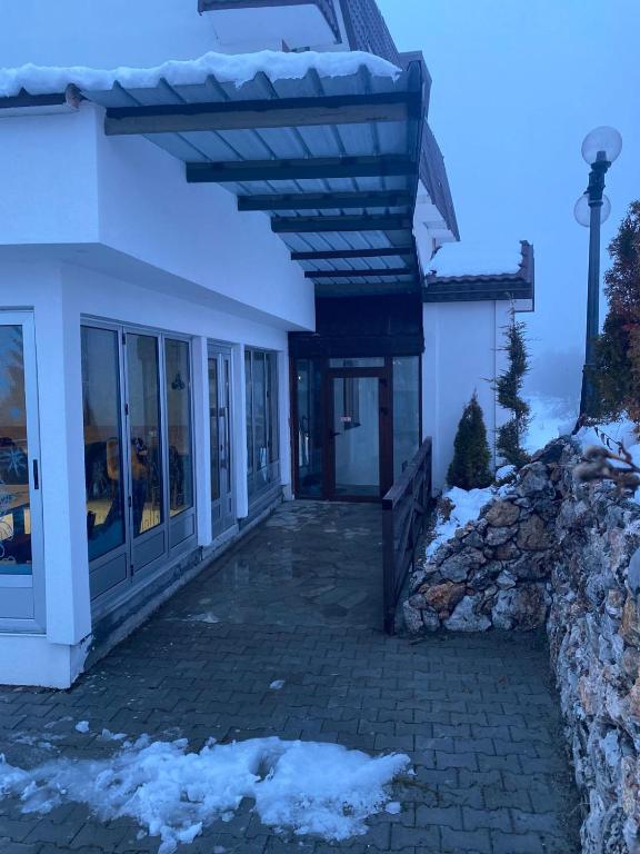 Kraljev Konak - 4