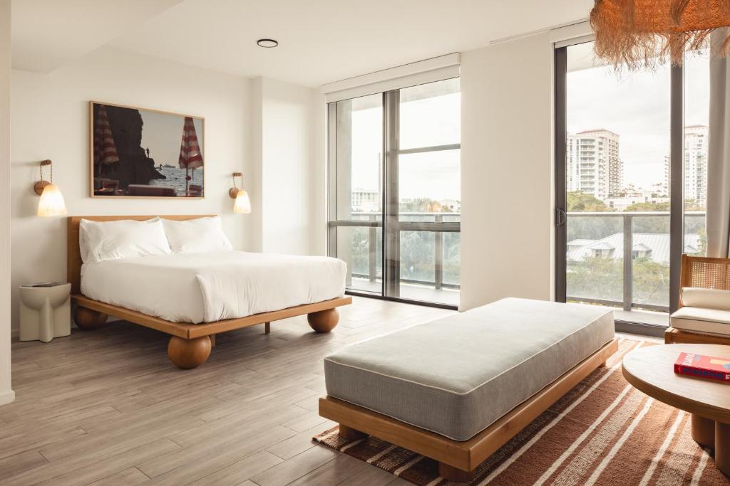 Flow Hotel Fort Lauderdale — Hotel rooms in Fort Lauderdale, Florida