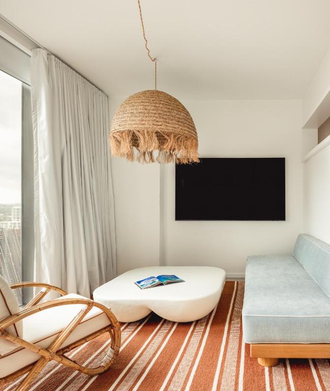 Flow Hotel Fort Lauderdale — Hotel rooms in Fort Lauderdale, Florida