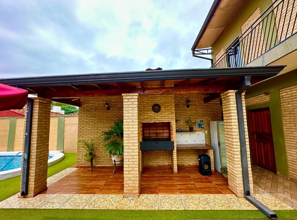 Apartamento con piscina, terraza y parking en las cercanías de Asunción - 3