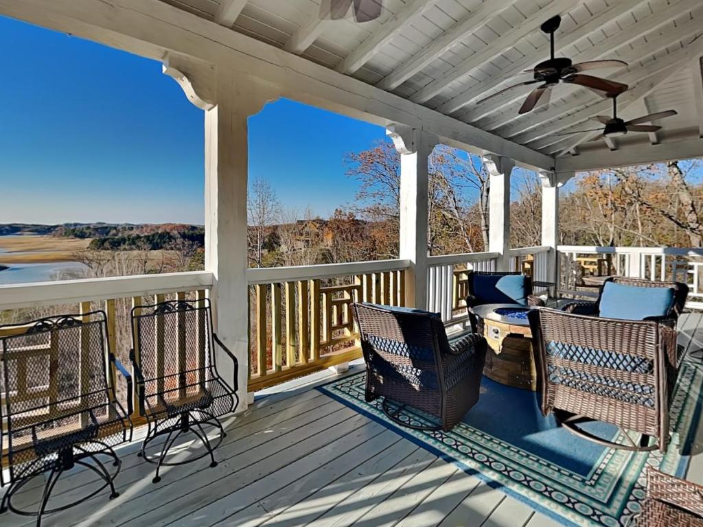 9 to 5 Retreat, Sevierville