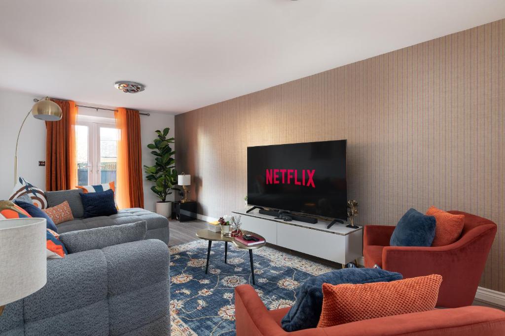 High Life Stays, Broughton