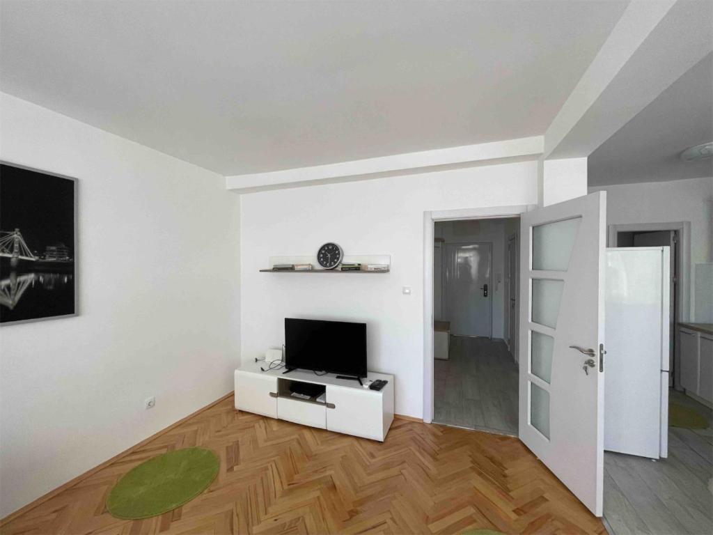 City Center Apartment - 2