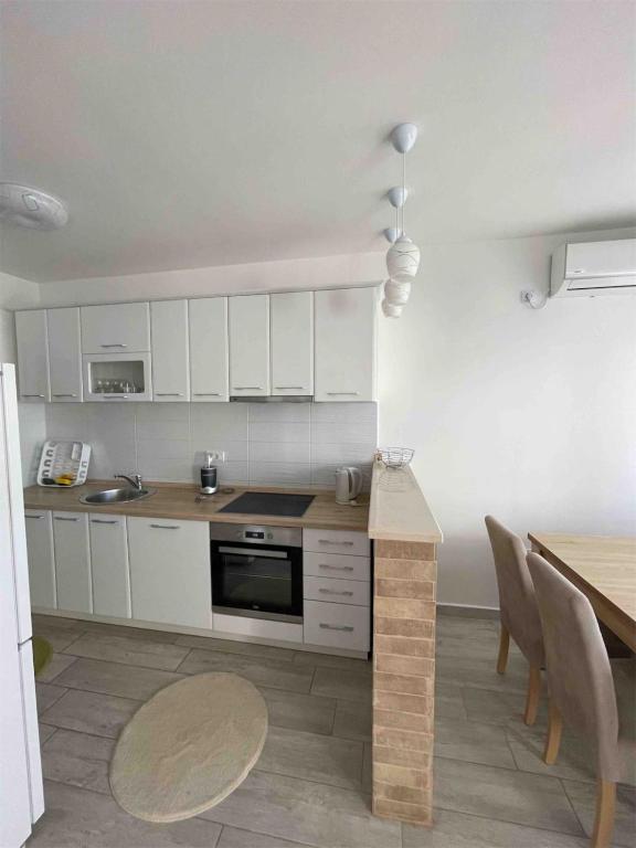 City Center Apartment - 4